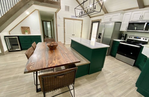 Gumlog House | ON LAKE HARTWELL JUST ONE MILE FROM TUGALOO STATE PARK.
