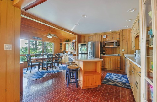 Manitowish Waters Cabin | On MW Chain! 8 beds! Dogs Welcome!