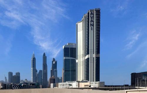 Dubai Media City Apartment | ON OFF HH-AVANI HOTEL-3BR -Full Palm View