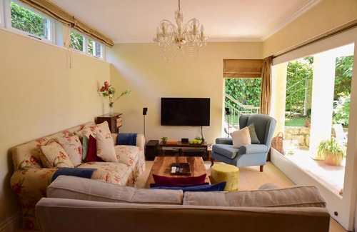 Newlands House | On Pinewood Guest House
