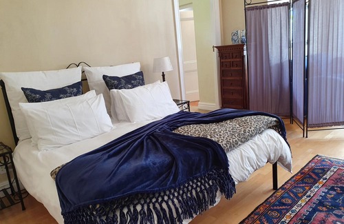 Newlands House | On Pinewood Guest House
