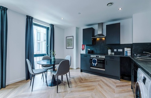 Sheffield City Centre Apartment | On-site Gym (included). 2 Bed Luxury Apartment