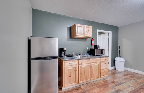 Briceville Apartment | On-Site Hiking & ATV Trails: Briceville Studio