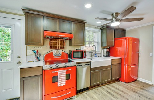 Reed Creek Cottage | On-Site River Access: Hartwell Getaway w/Deck!