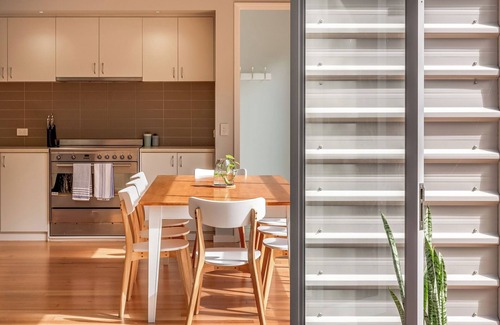 Quindalup House | On The Bay: Sundrenched Stunner. Pet-friendly opposite beach.