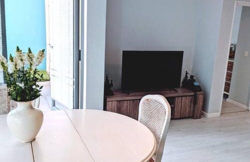 Redhill Apartment | On The Beach at Surfers Corner