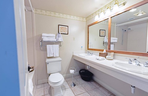 Cayucos Bed & Breakfast | On The Beach Bed & Breakfast