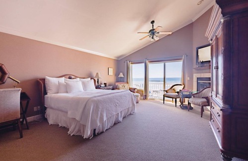 Cayucos Bed & Breakfast | On The Beach Bed & Breakfast