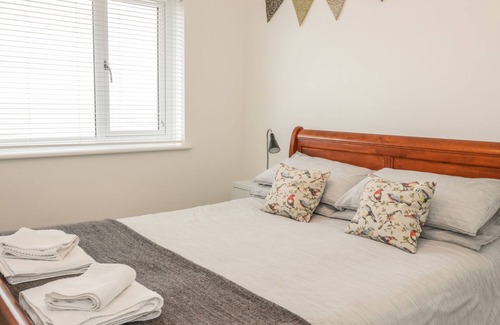 Spittal Apartment | ON THE BEACH, pet friendly, country holiday cottage in Spittal