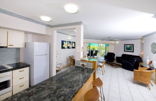 Trinity Beach Apartment | On the Beach Holiday Apartments