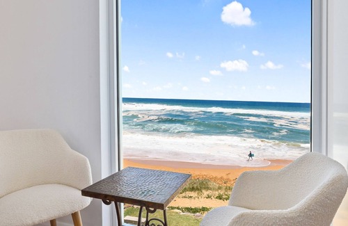 Mona Vale Apartment | "On The Beach" - The ocean is your backyard