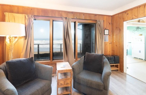 Newport House | On The Beach