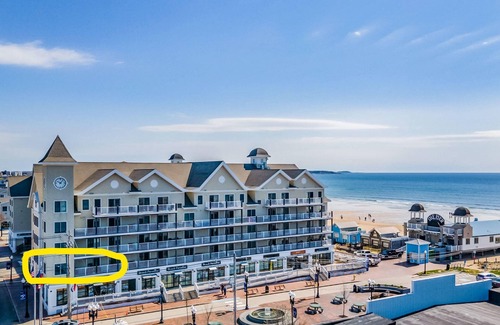 Old Orchard Beach Apartment | ON the Beach! Great Family Spot in Old Orchard on the Beach & Boardwalk!