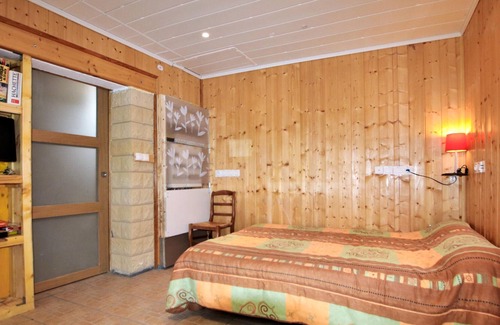 Largentiere House | On the edge of nature, in a quiet location, lies this cozy cottage with whirlpool and large sun terr