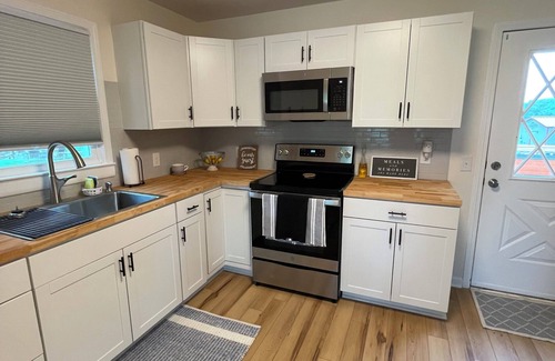 Crossville House | On The Farm - Charming 3 Bedroom Farm Experience or Just a Peaceful Getaway