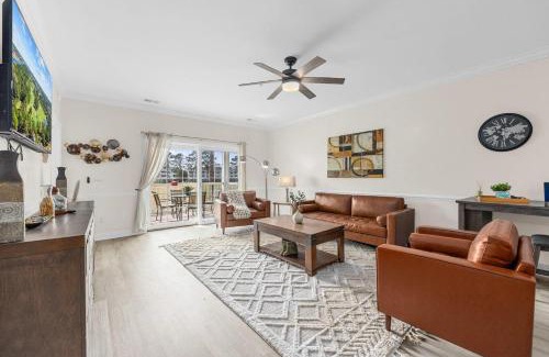 Central Myrtle Beach House | On The Green at Magnolia Pointe! 3 Bedroom Luxury Condo