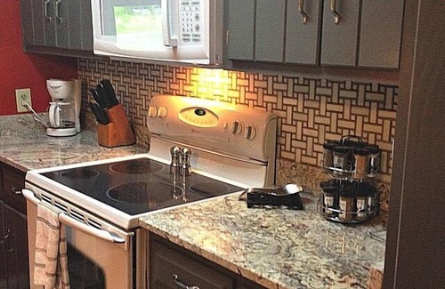 Hiawassee House | On the Hiawassee River! Sleeps 6! Only 16 miles from Helen!
