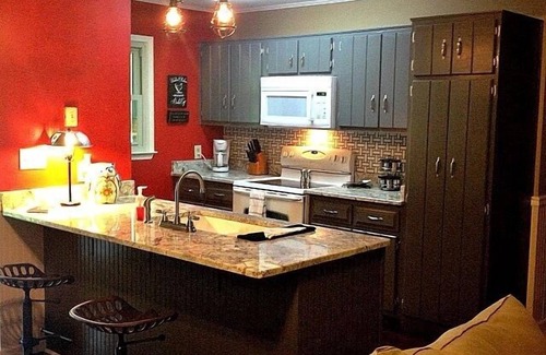 Hiawassee House | On the Hiawassee River! Sleeps 6! Only 16 miles from Helen!