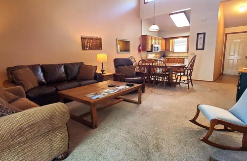 Eureka Springs Condo | ON THE ISLAND
