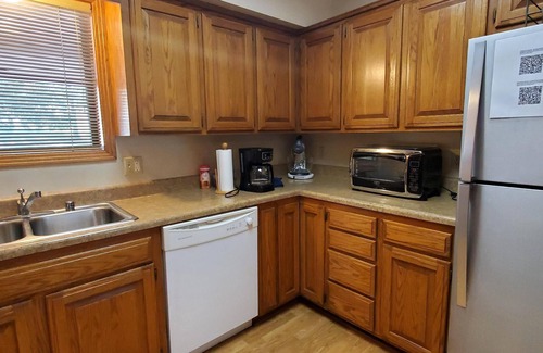 Eureka Springs Condo | ON THE ISLAND