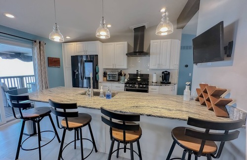 Vermilion House | On The Lake! 5 Bedroom Lakefront Home