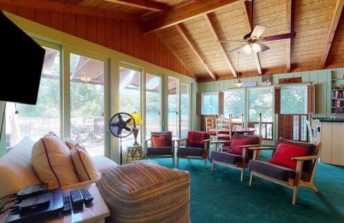 Lakemont House | On The Lake - Guest House