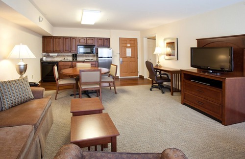 Great Falls Condo | On the Missouri River. Free Breakfast. Indoor Pool & Hot Tub.