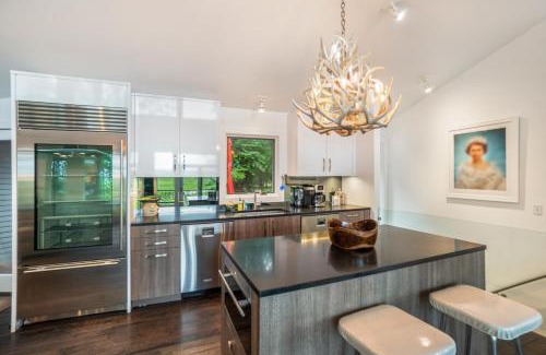Saugatuck House | On the Riverfront