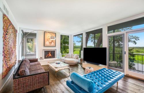 Saugatuck House | On the Riverfront