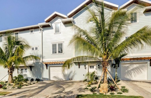 Bradenton Beach House | On the Rocks by AMI Locals