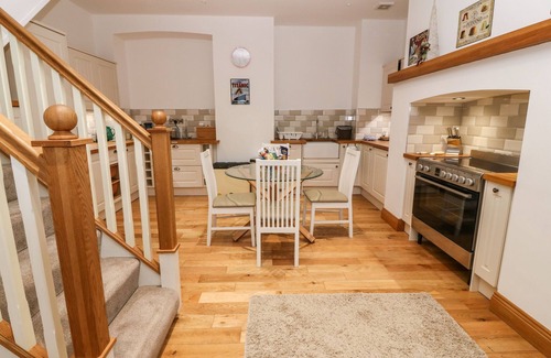 Menai Bridge Cottage | On the Straits
