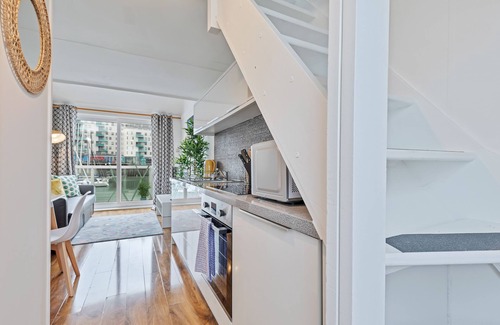 Seafront Apartment | On the Water 3 with Free Parking | By My Getaways