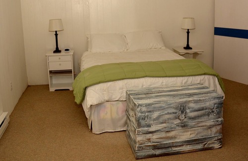 Sturgeon Bay Apartment | On the Water. In the Woods. Close to Everything. Perfect for Two.