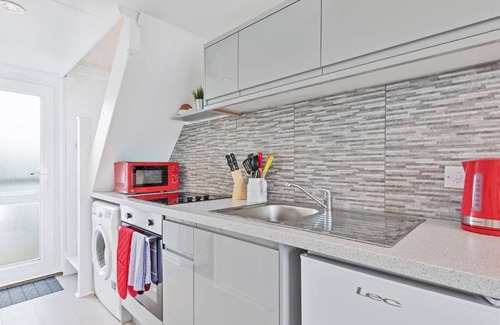 Seafront Apartment | On the Water -waterside Studio With Terrace Overlooking the Harbour