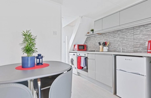 Seafront Apartment | On the Water -waterside Studio With Terrace Overlooking the Harbour