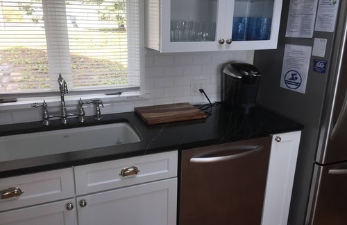 Traverse City House | On West Bay with Sandy Beach and Heated Pool