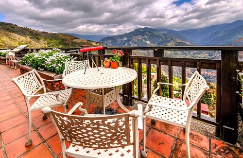 Ren'ai Bed & Breakfast | Oncoming Luck Villa