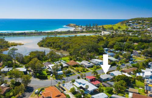 Crescent Head House | ONDINE, 4 Belmore Street