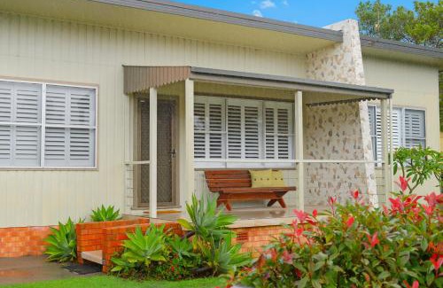 Crescent Head House | ONDINE, 4 Belmore Street