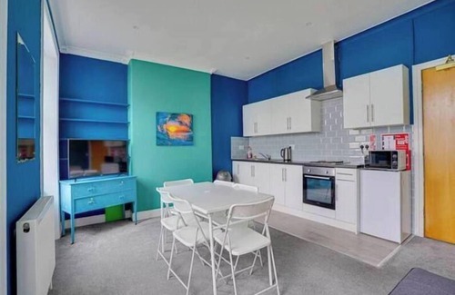 Berwick-upon-Tweed Apartment | One Bed Apartment - Homesly Guest Room
