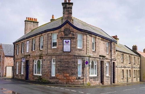 Berwick-upon-Tweed Apartment | One Bed Apartment - Homesly Guest Room