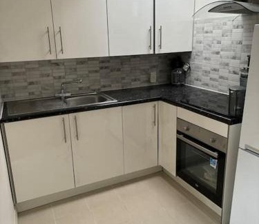 London Borough of Ealing Apartment | One bed Flat