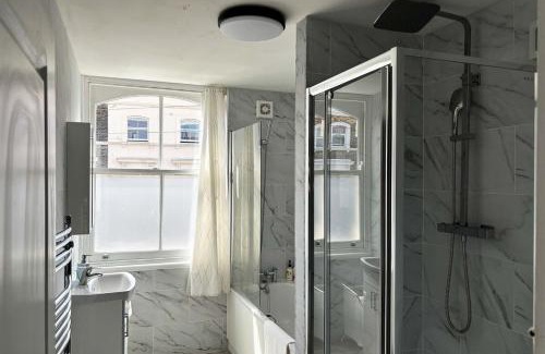 Wandsworth Apartment | One bed flat in Clapham Juction