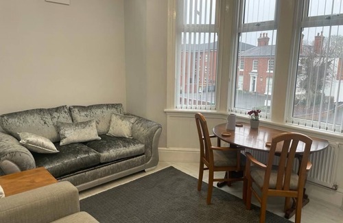 Moseley Apartment | One bed newly refurbished flat In Moseley village