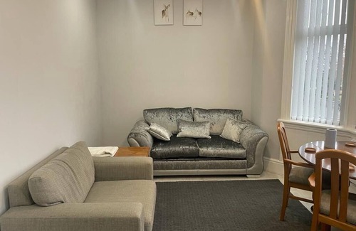 Moseley Apartment | One bed newly refurbished flat In Moseley village