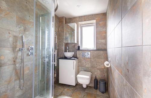 Porthtowan Apartment | One bed spectacular ocean views, walk to the beach