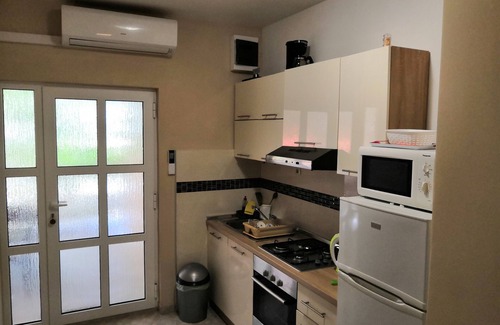 Drvenik Mali Apartment | One bedroom apartment with terrace Drvenik Mali, Drvenik (A-16787-d)