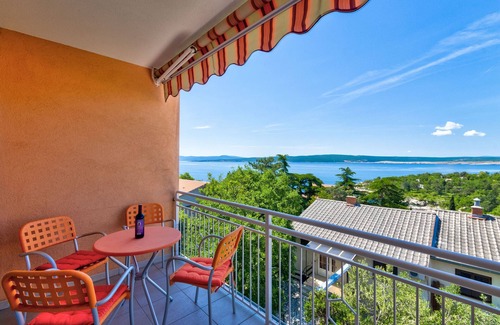 Klanfari Apartment | One bedroom apartment with balcony and sea view Dramalj, Crikvenica (A-20803-a)