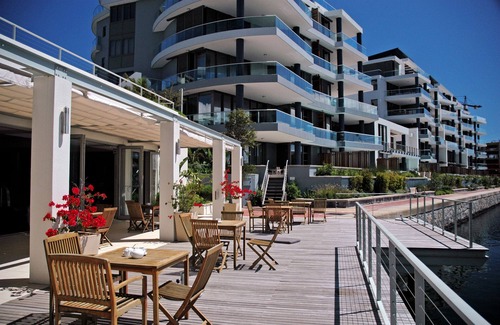 Victoria and Alfred Waterfront Apartment | One Bedroom Apartment - Fully Equipped Waterfront Based