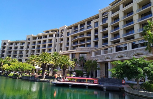 Victoria and Alfred Waterfront Apartment | One Bedroom Apartment - Fully Equipped Waterfront Based